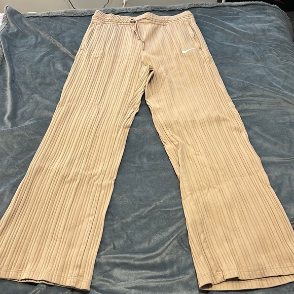 Nike wide leg pants - Picture 1 of 4